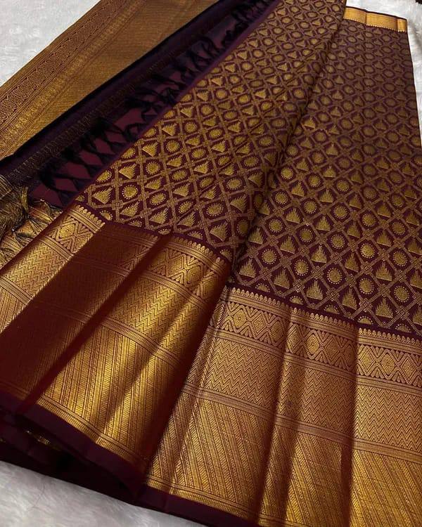 Royal Antique Gold Kanjivaram Silk Saree with Temple Zari Border & Rich Pallu | Premium Wedding Traditional Saree